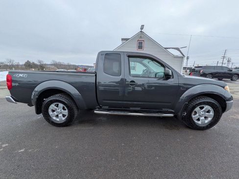 Used 2010 Nissan Frontier SE w/ SE Value Truck Pkg image 6