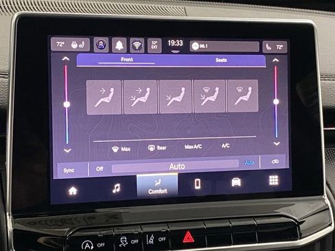 New 2025 Jeep Compass Latitude w/ Sun & Sound Group image 20