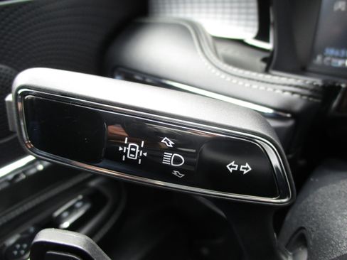 Used 2023 Lincoln Corsair AWD w/ Equipment Group 101A image 17