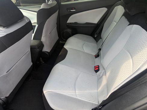 Used 2016 Toyota Prius Two FWD image 17