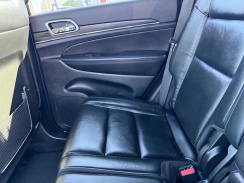 Used 2022 Jeep Grand Cherokee Limited image 13