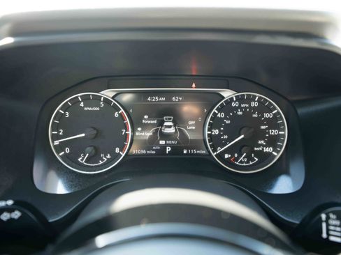 Used 2023 Nissan Rogue SV AWD/4WD image 16