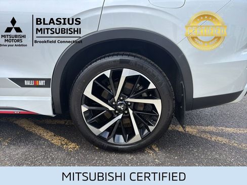 Used 2023 Mitsubishi Outlander 4WD Plug-In Hybrid image 12