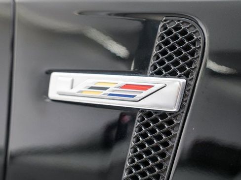 Used 2017 Cadillac CTS V w/ Luxury Package image 13