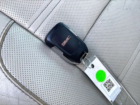 Used 2017 GMC Yukon XL Denali w/ Open Road Package image 19