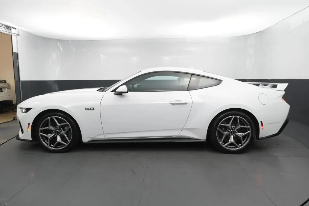 Used 2024 Ford Mustang GT Premium w/ GT Performance Package RWD image 2