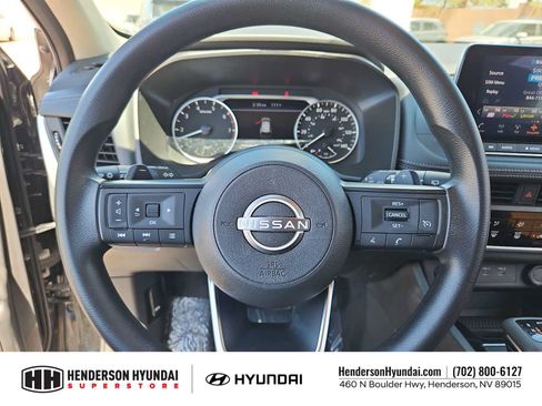 Used 2024 Nissan Rogue S FWD image 22