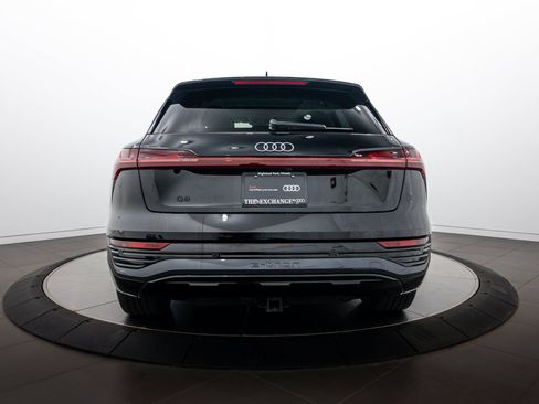 Certified 2024 Audi Q8 e-tron Premium Plus w/ Premium Plus Package AWD/4WD image 22