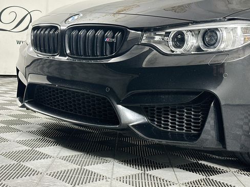 Used 2017 BMW M4 Convertible RWD image 32