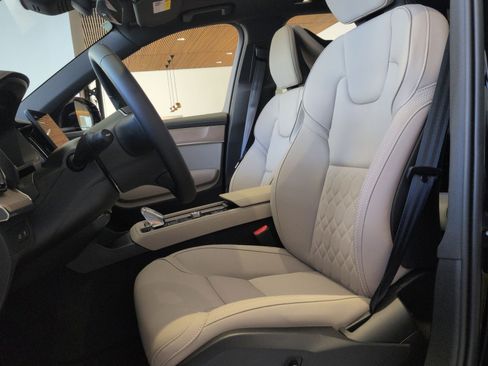 New 2026 Volvo XC90 T8 Plus w/ Protection Package Premier image 13