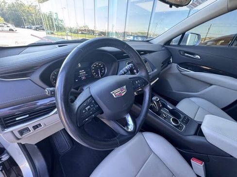 Used 2019 Cadillac XT4 Premium Luxury w/ Enhanced Visibility Package image 11
