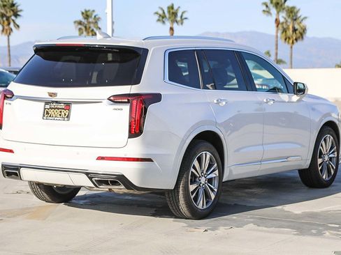 Used 2022 Cadillac XT6 Premium Luxury image 7