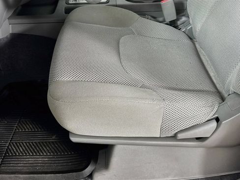 Used 2018 Nissan Frontier SV AWD/4WD image 21