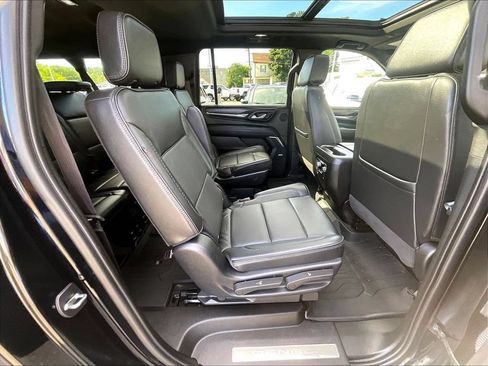 Used 2023 GMC Yukon XL Denali AWD/4WD image 16