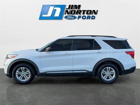 Used 2020 Ford Explorer XLT image 6