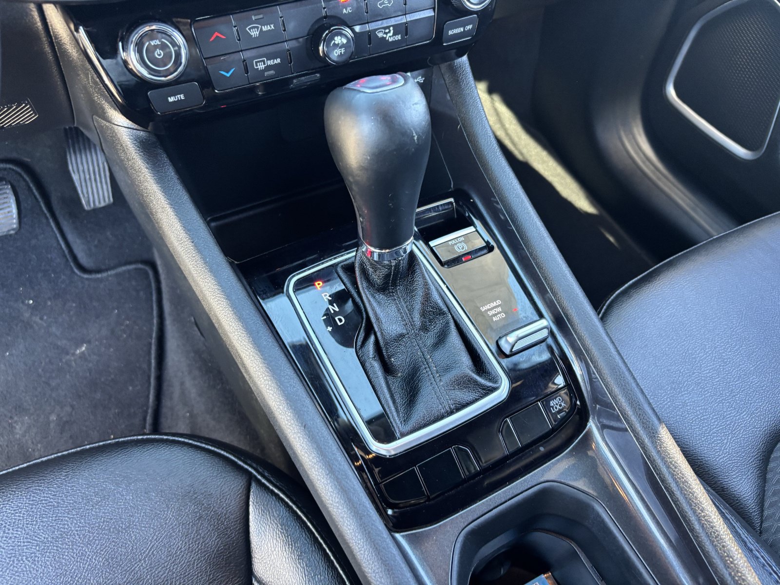 Used 2025 Jeep Compass Latitude AWD/4WD image 26