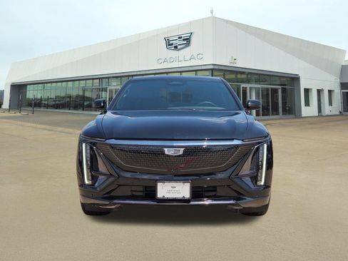 Used 2024 Cadillac Lyriq Sport RWD image 2
