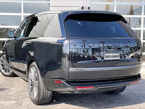 Used 2023 Land Rover Range Rover SE AWD/4WD image 11