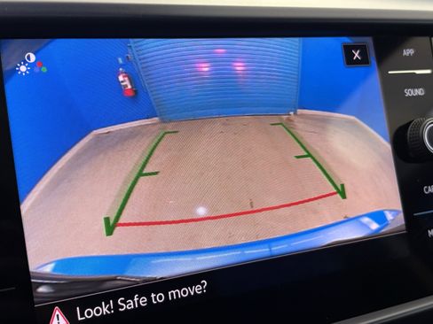 Used 2023 Volkswagen Taos SE image 19