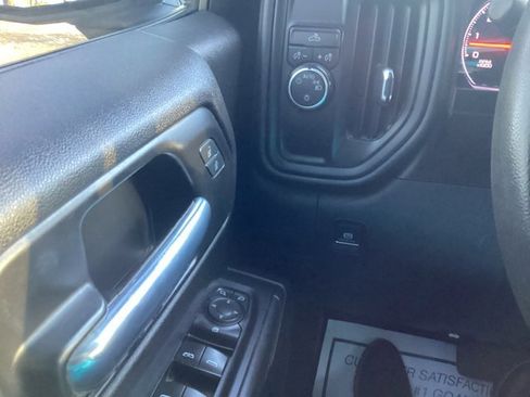 Used 2020 Chevrolet Silverado 1500 Custom w/ Custom Value Package image 15