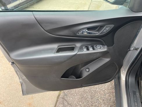 Used 2019 Chevrolet Equinox LT FWD image 17