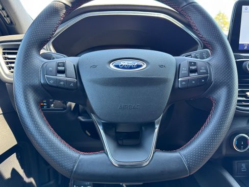 Used 2023 Ford Escape ST-Line w/ Equipment Group 301A FWD image 19