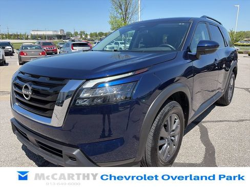 Used 2025 Nissan Pathfinder SV FWD image 4