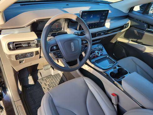 Used 2023 Lincoln Nautilus AWD w/ Premium Package image 13