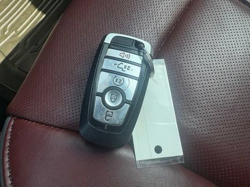Used 2018 Ford F150 Platinum w/ Equipment Group 701A Luxury AWD/4WD image 29