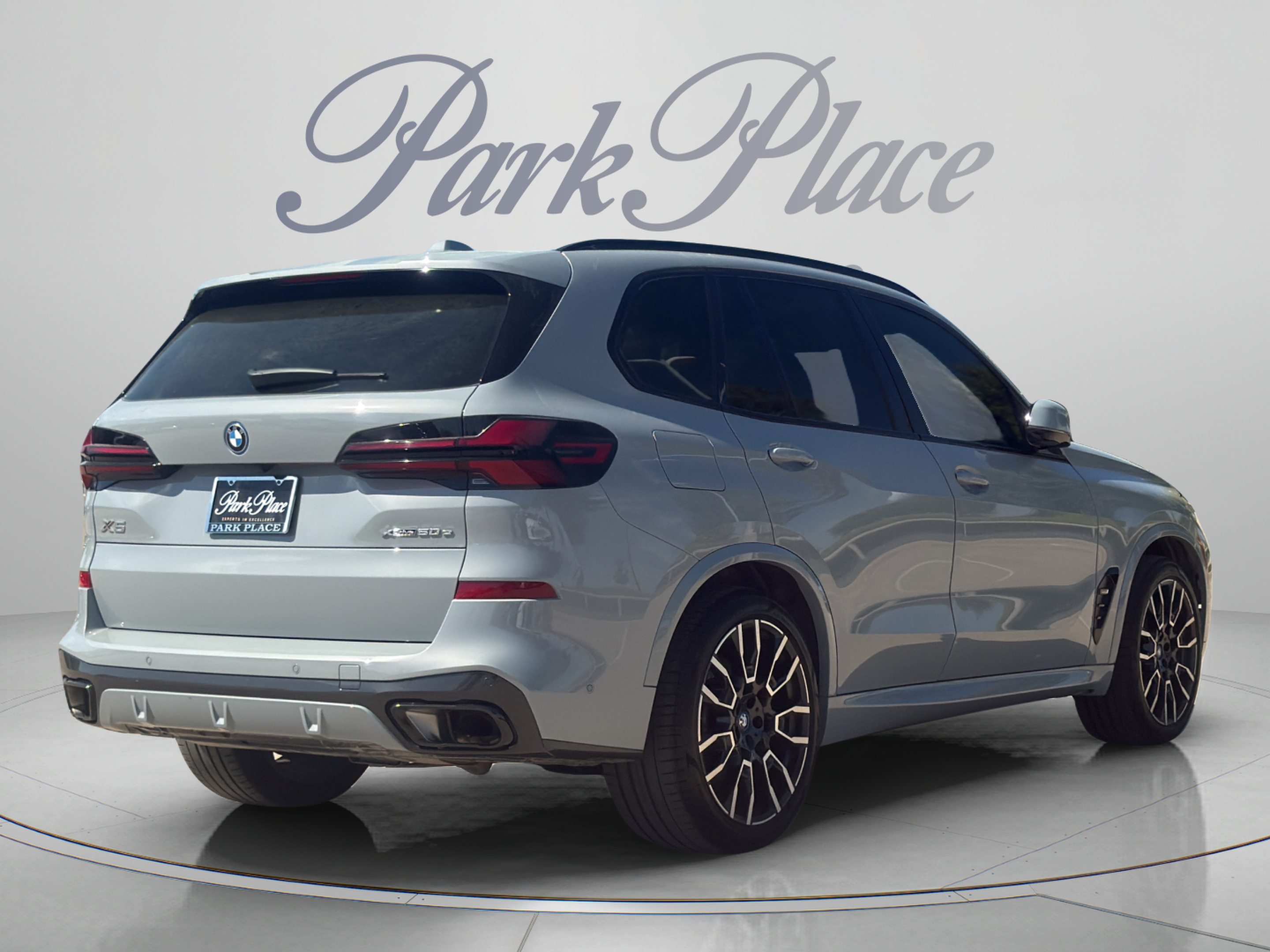 Used 2024 BMW X5 xDrive50e w/ M Sport Package AWD/4WD image 5