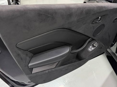 Used 2019 Aston Martin V8 Vantage Coupe RWD image 37