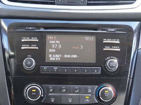 Used 2016 Nissan Rogue S w/ Appearance Package image 32