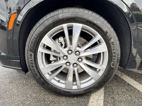 Used 2024 Cadillac XT6 Premium Luxury w/ Technology Package image 3