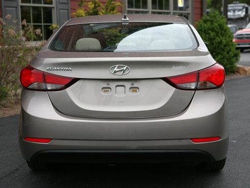 Used 2016 Hyundai Elantra SE image 6