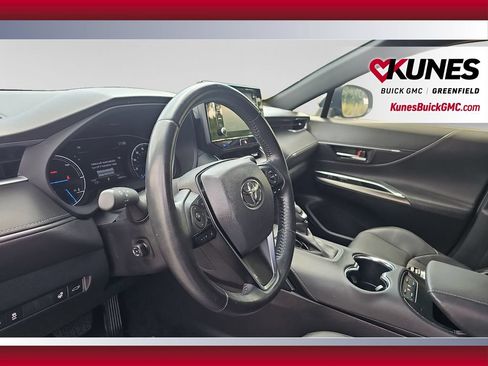 Used 2021 Toyota Venza XLE w/ Softex Package AWD/4WD image 17