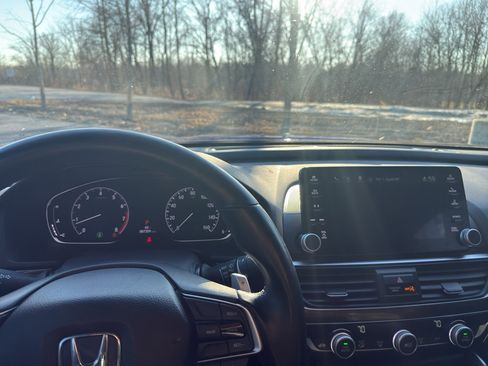 Used 2020 Honda Accord Sport image 10