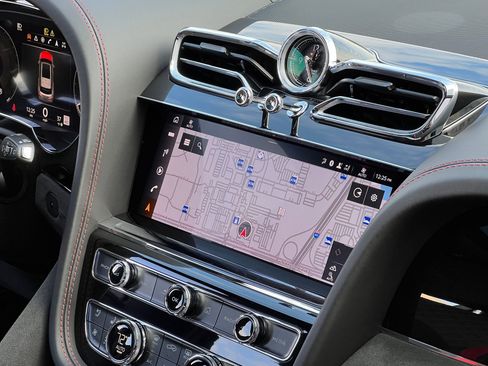 Used 2022 Bentley Bentayga Speed image 41