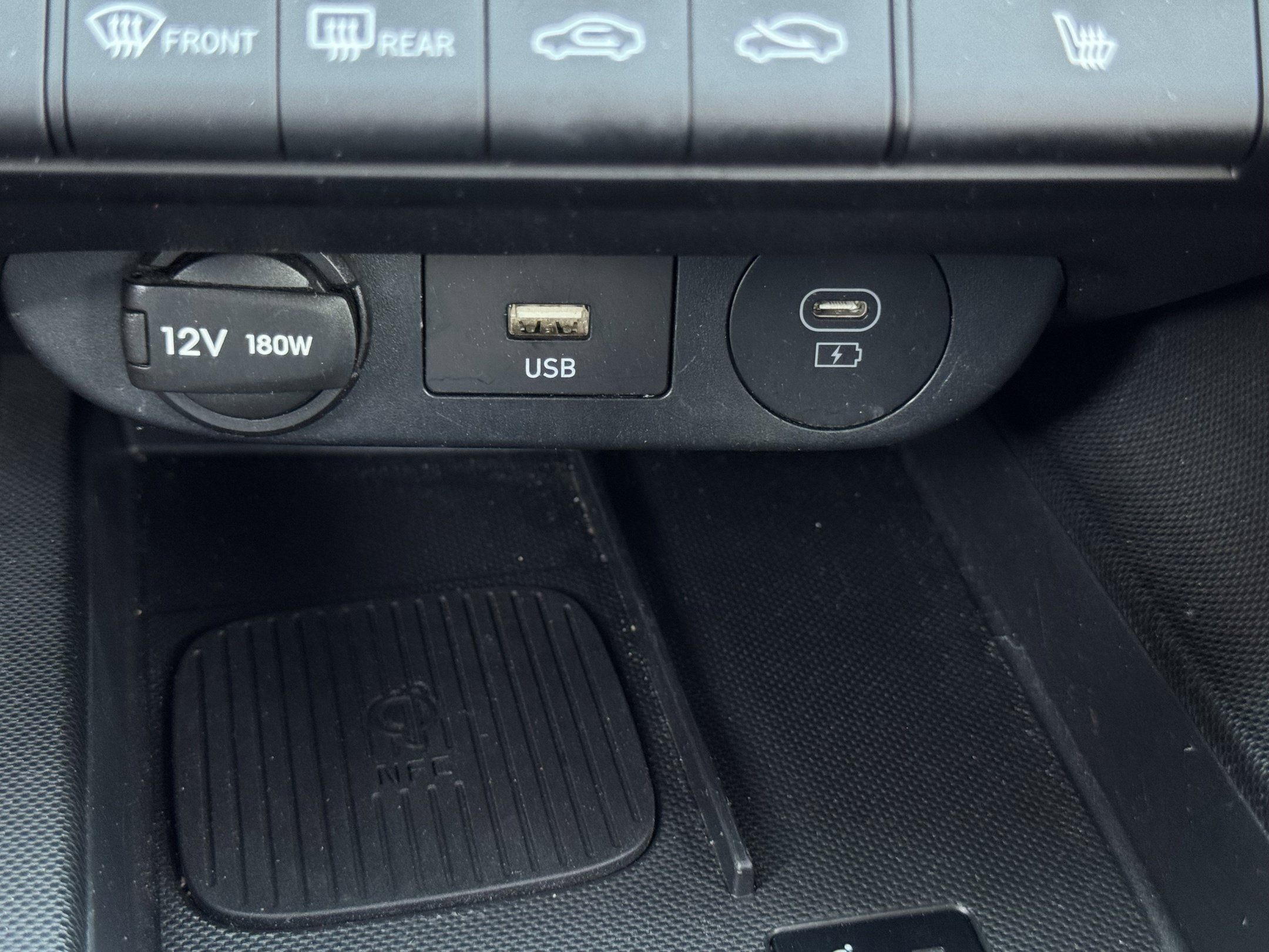 Used 2025 Hyundai Elantra Limited FWD image 21