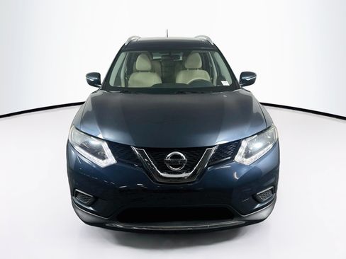 Used 2015 Nissan Rogue SV w/ SV Moonroof Package FWD image 2