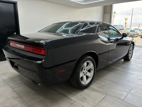Used 2013 Dodge Challenger SXT RWD image 11