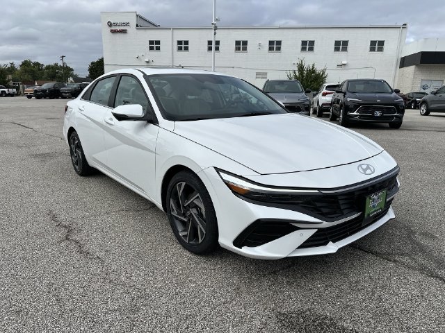 Used 2024 Hyundai Elantra Limited FWD image 18