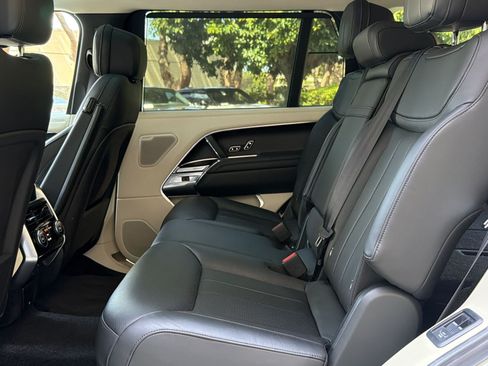 Certified 2022 Land Rover Range Rover Long Wheelbase SE AWD/4WD image 24