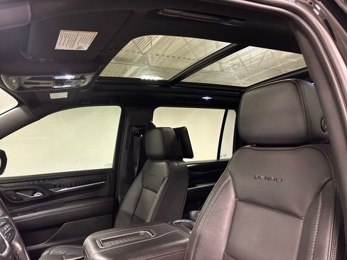 Used 2023 GMC Yukon XL Denali w/ Denali Reserve Package image 27