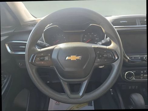 Used 2021 Chevrolet TrailBlazer LT w/ Convenience Package image 16