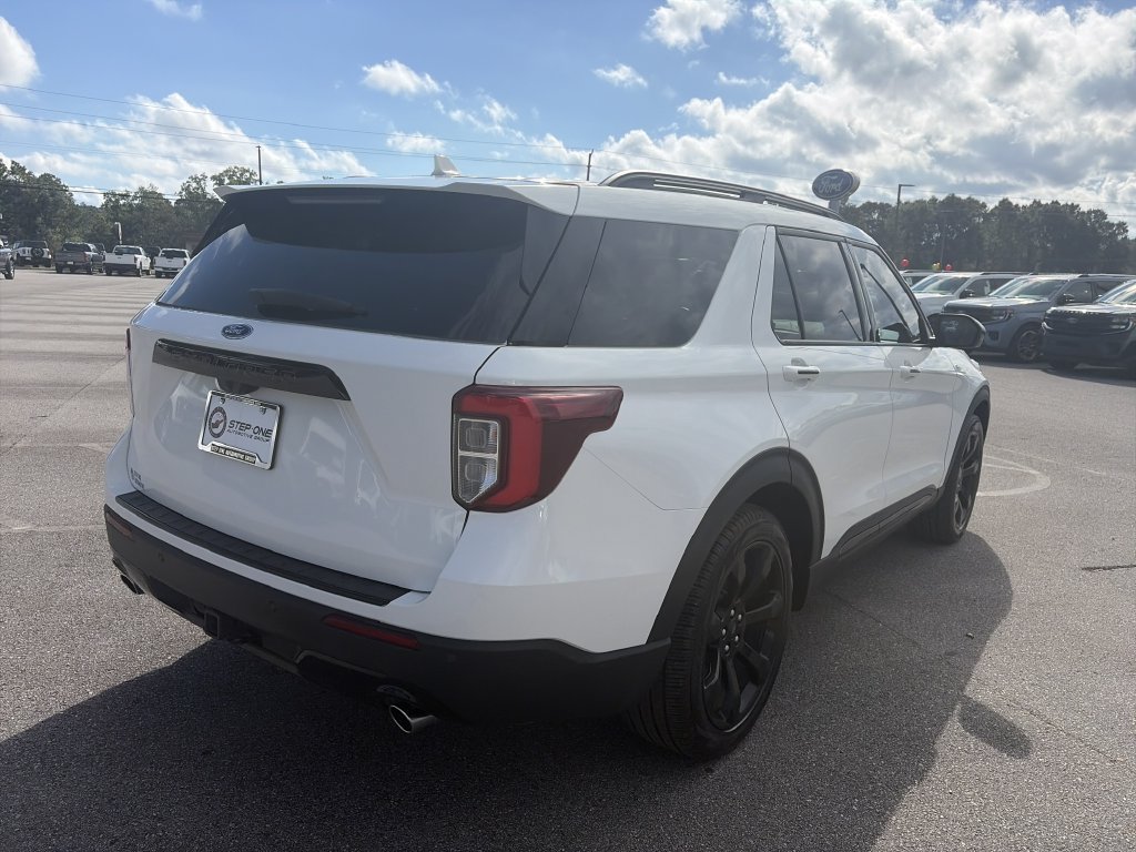 Certified 2024 Ford Explorer ST-Line w/ Class IV Trailer Tow Package RWD image 7