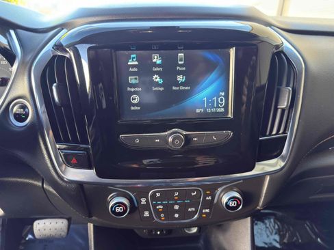 Used 2018 Chevrolet Traverse LS image 33