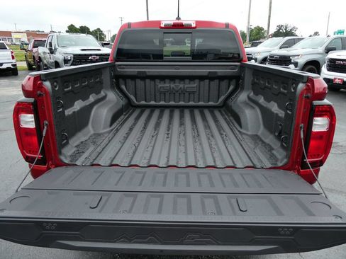 Certified 2025 GMC Canyon Denali AWD/4WD image 17
