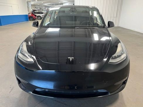 Used 2022 Tesla Model Y Long Range AWD/4WD image 8