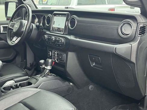 Used 2022 Jeep Gladiator Overland w/ Popular Equipment Package image 24