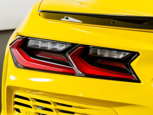 Used 2025 Chevrolet Corvette Z06 image 9